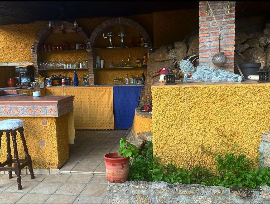 Hotel Lantica Roccia Manzanares El Real Exterior foto