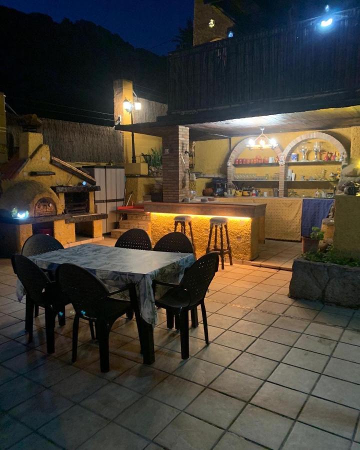 Hotel Lantica Roccia Manzanares El Real Exterior foto